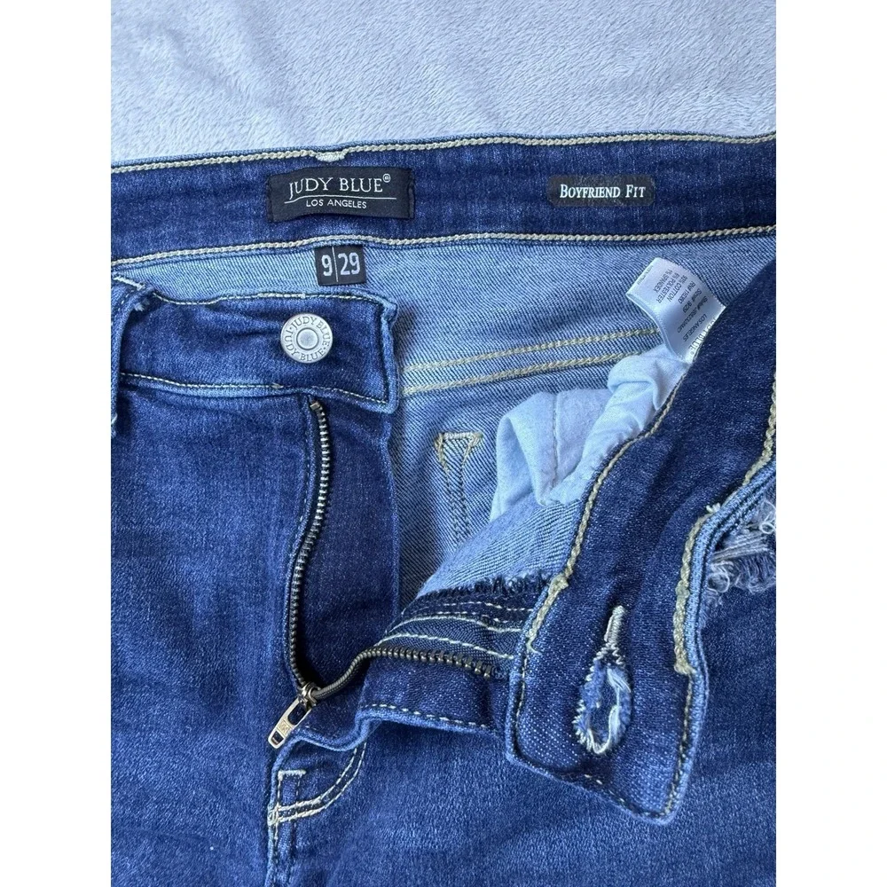 Judy Blue Jeans Women's Boyfriend Fit Size 9 / 29 Blue Dark Wash‎ Distressed